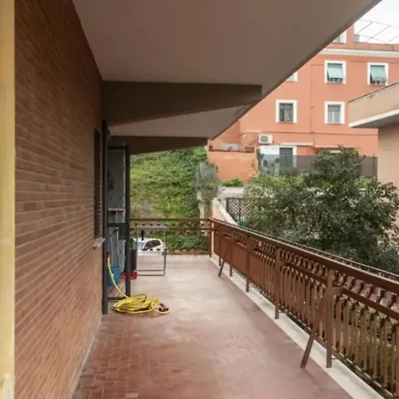 Homestay Mother House Rome